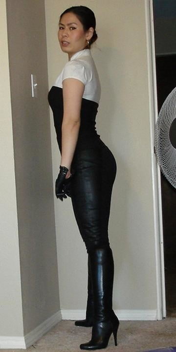 Milf con botas - ysave
 #98845230