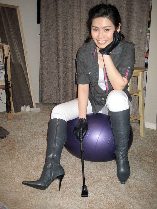Milf con botas - ysave
 #98845286