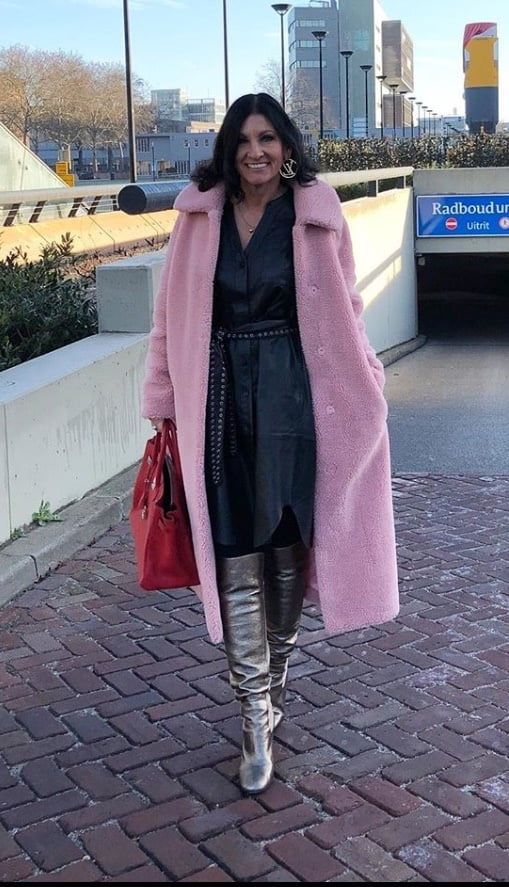 Insta milfs & gilfs con botas 7
 #104051450