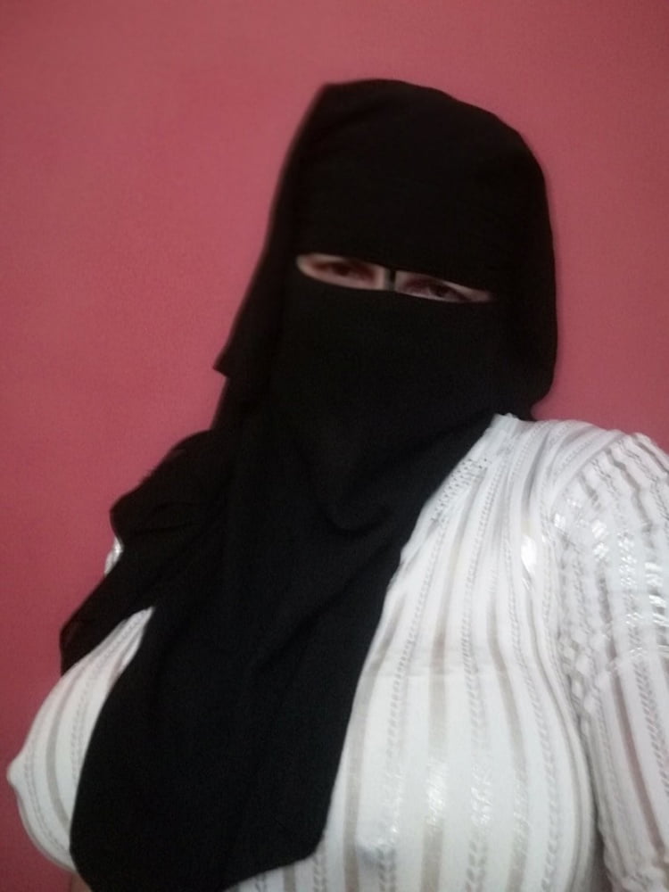 península árabe hijab niqab parte 2
 #96973117