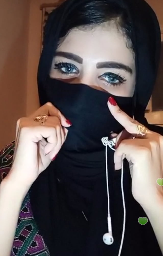 península árabe hijab niqab parte 2
 #96973220