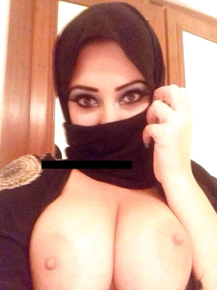 Arabische Halbinsel hijab niqab Teil 2
 #96973283