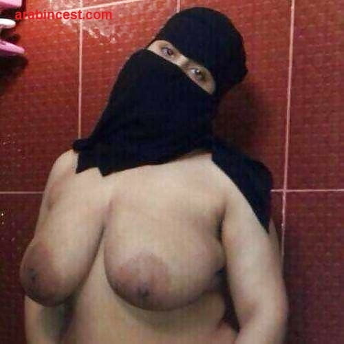 península árabe hijab niqab parte 2
 #96973427