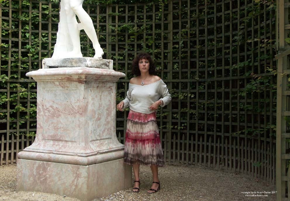Nadine la reine des salopes a Versailles #82070158