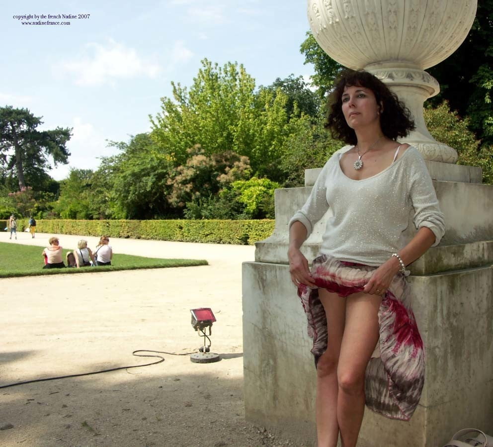 Nadine la reine des salopes a Versailles #82070208