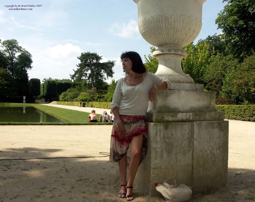 Nadine la reine des salopes a Versailles #82070216