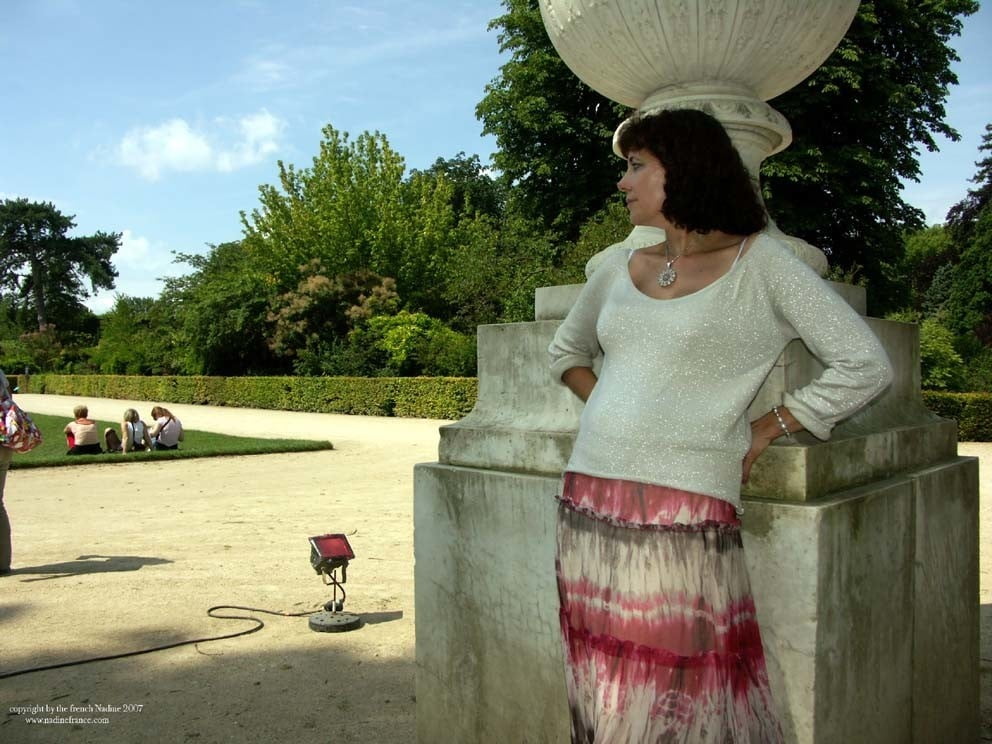 Nadine la reine des salopes a Versailles #82070219