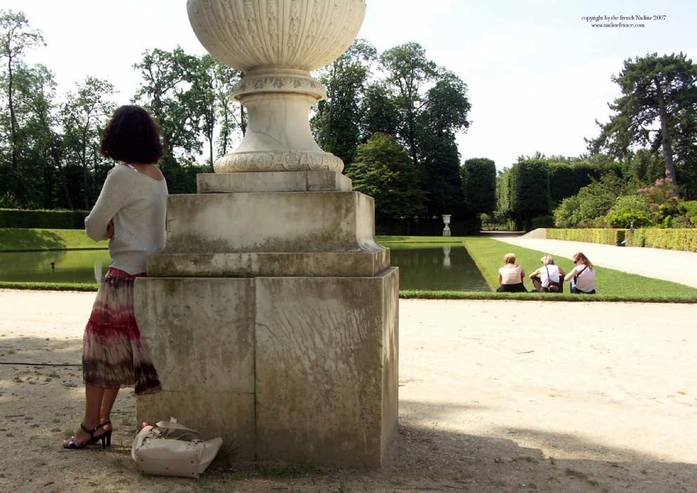 Nadine la reine des salopes a Versailles #82070223