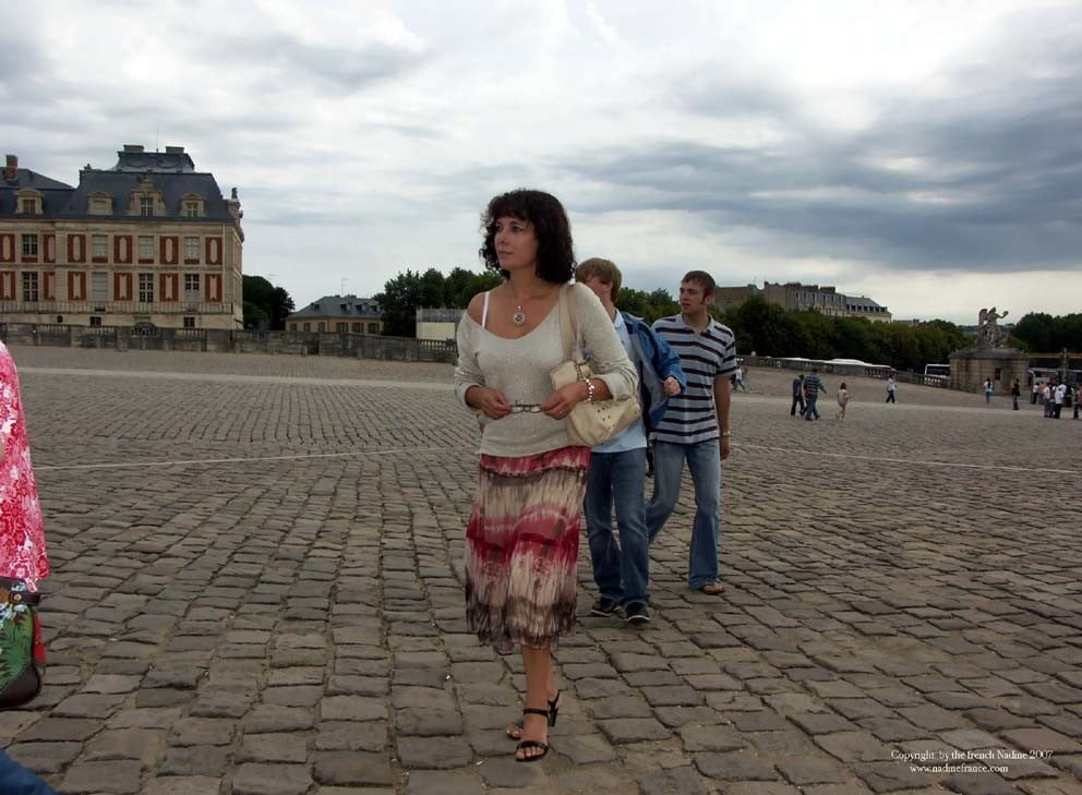 Nadine la reine des salopes a Versailles #82070280