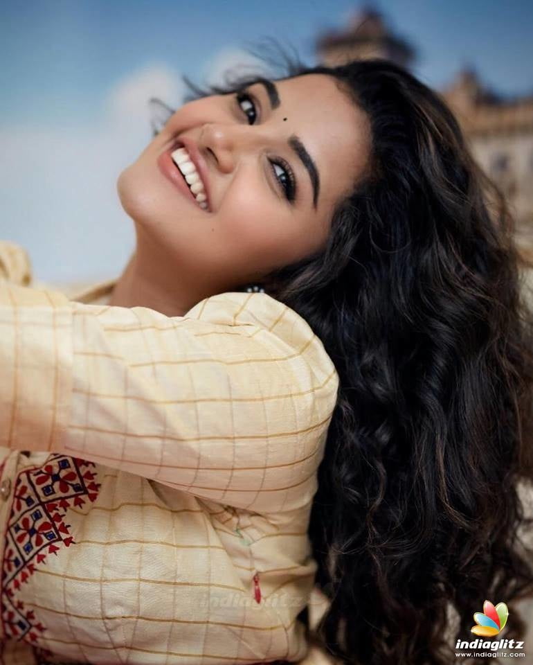 Anupama Parameshwaran #90157414
