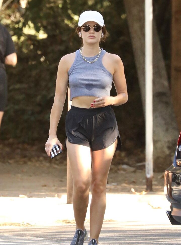 Lucy Hale desnuda #109148453