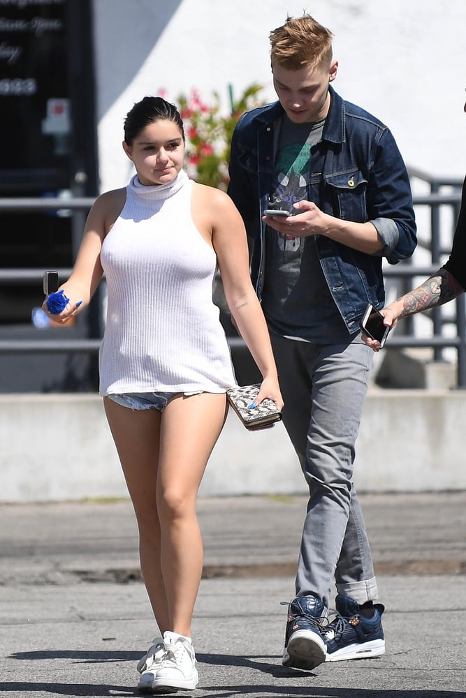 Ariel Winter #90011832