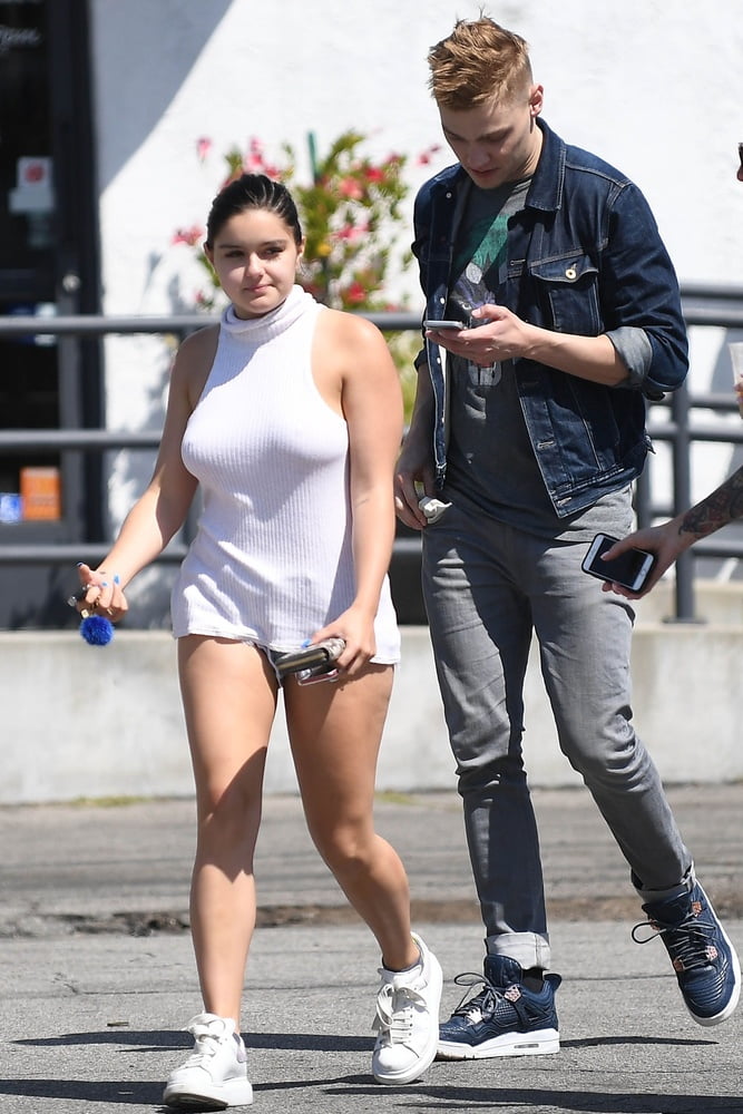 Ariel Winter #90011835