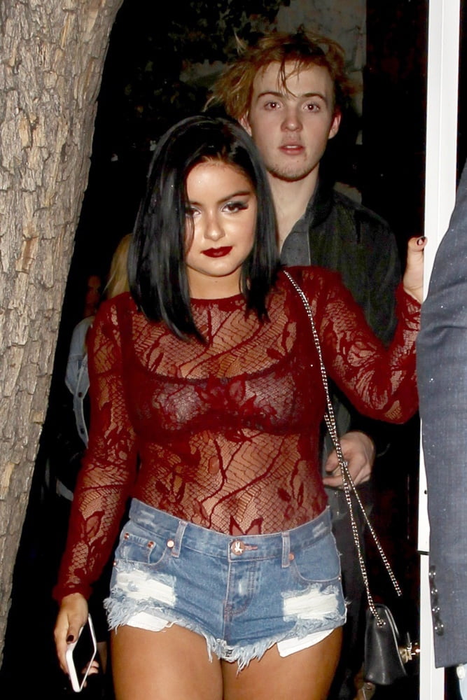 Ariel Winter #90012042