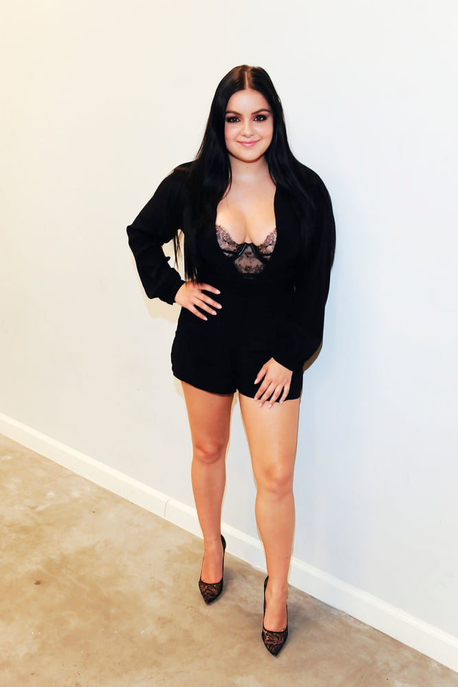 Ariel Winter #90012231