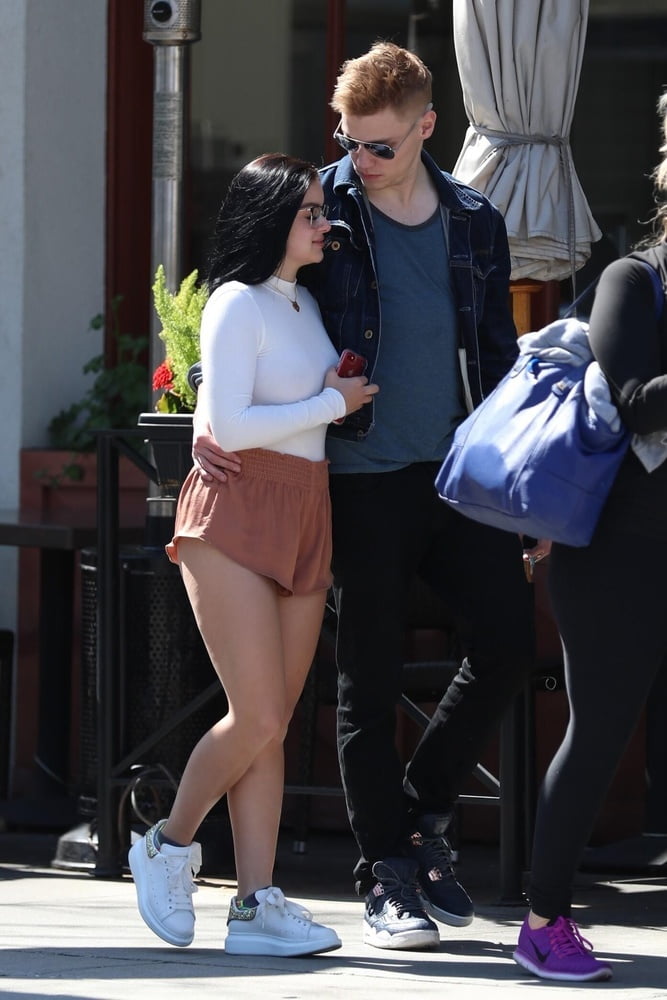 Ariel Winter #90012399