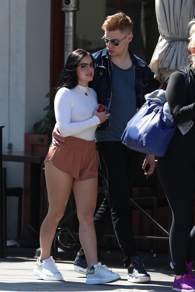 Ariel Winter #90012426