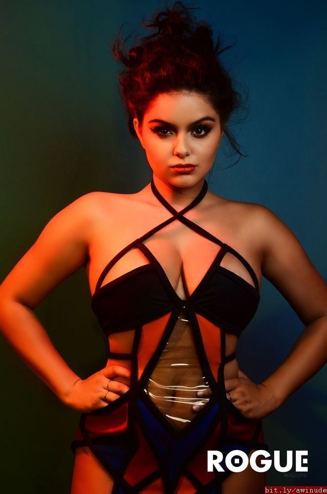 Ariel Winter #90012758