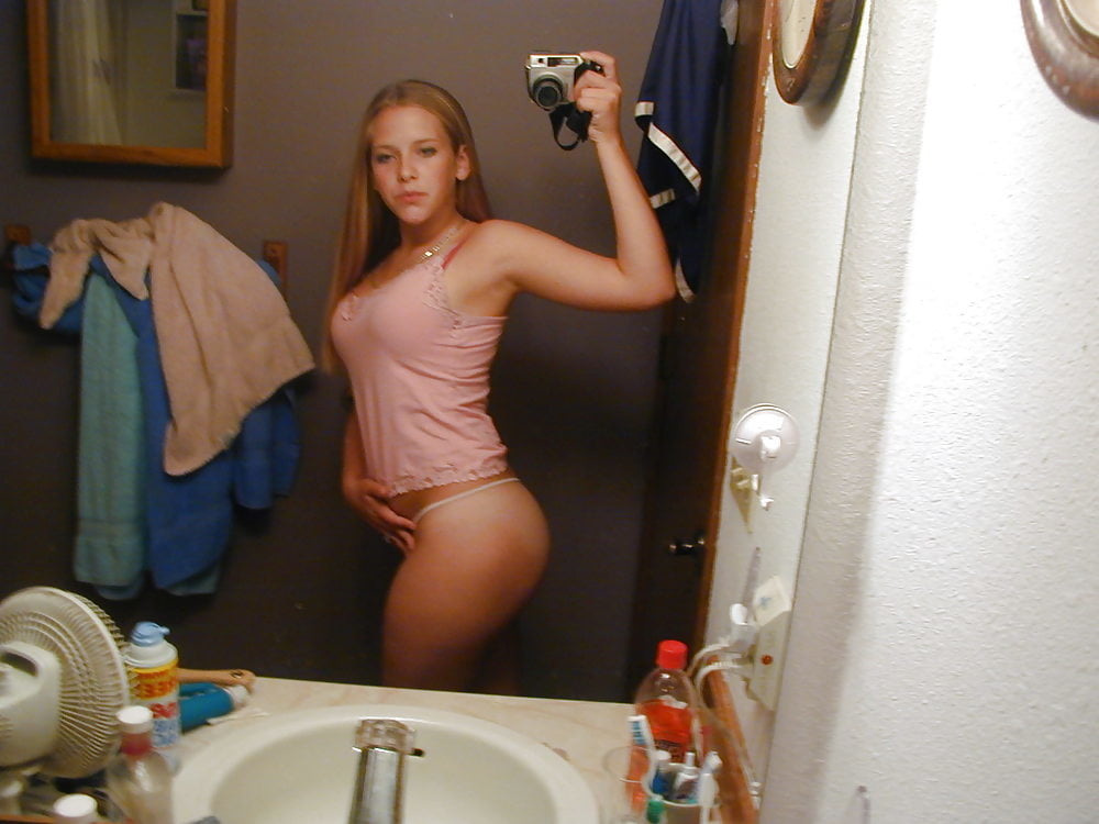 MILFs and GILFs 4 #91906342