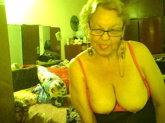 Abuela traviesa webcam
 #105183021