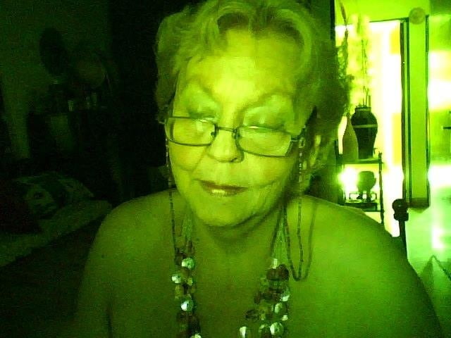 Abuela traviesa webcam
 #105183034