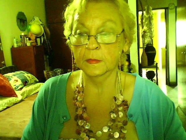 Abuela traviesa webcam
 #105183036