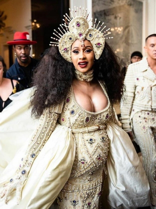 Tu fais la STAR mais tu es qu&#039;une pute 1 #94059551