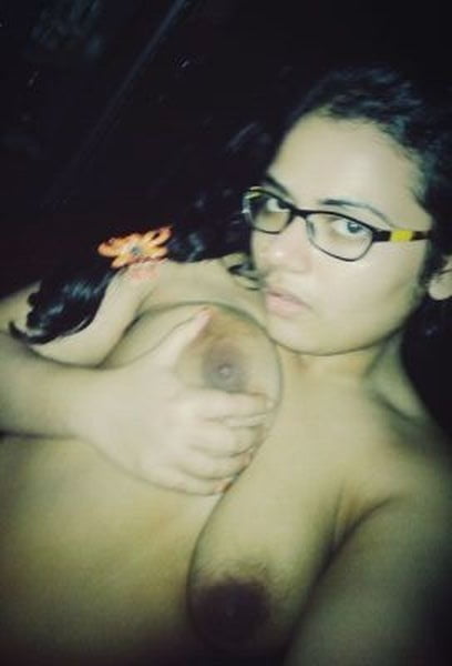 Putipobre con lentes #88146999