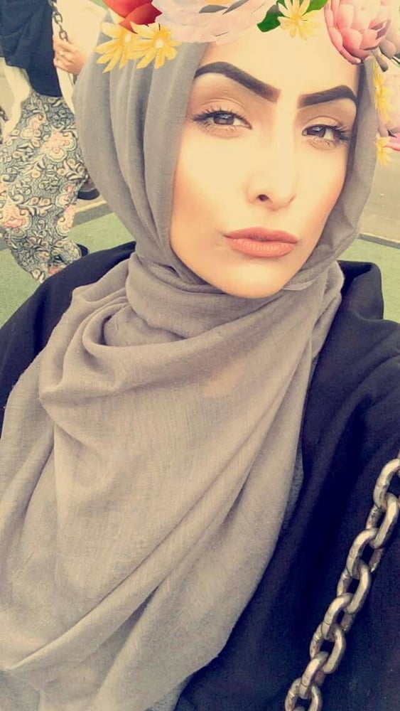 Hijabi Sister #106500645