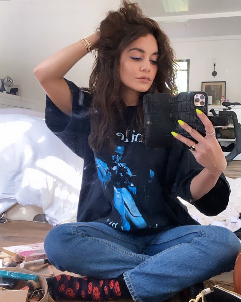 Vanassa Hudgens #90283337