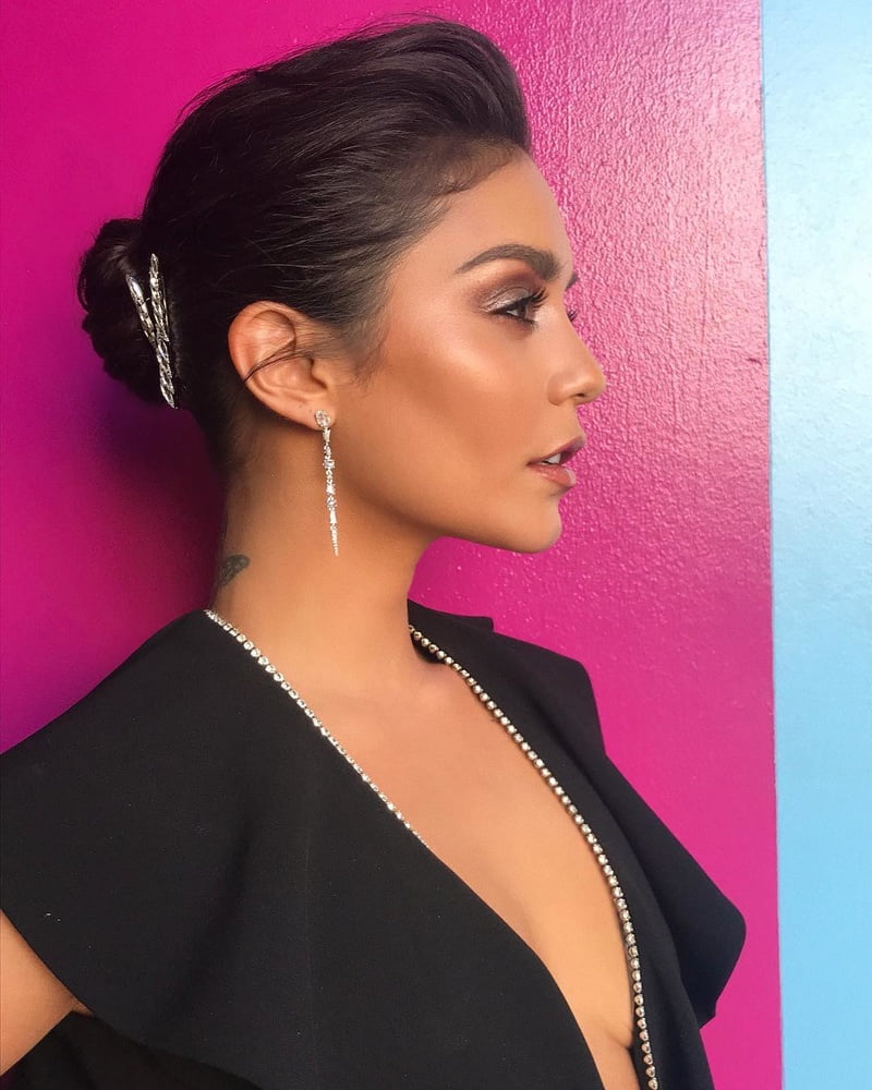 Vanassa Hudgens #90284007