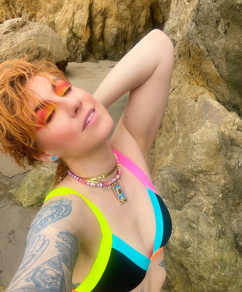 Comicbookgirl19 desnuda #109033268