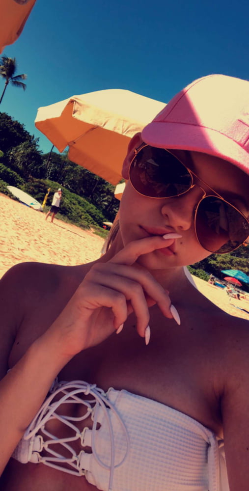 Mujeres con poca ropa - 2
 #92287066