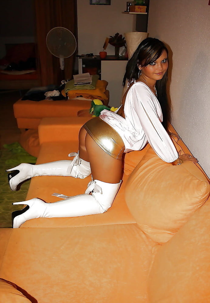 0143 - sous les jupes des salopes #94867424