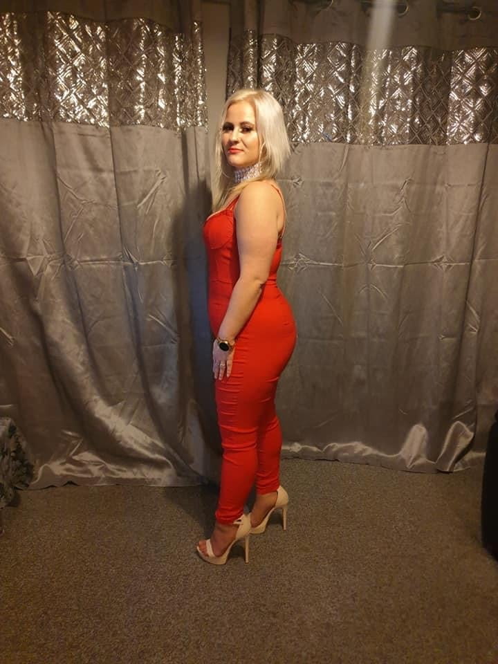 Great Yarmouth Blonde Chav, PAWG #90930928