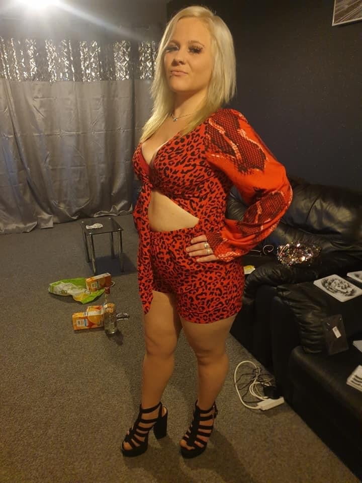 Great yarmouth blonde chav, pawg
 #90930959