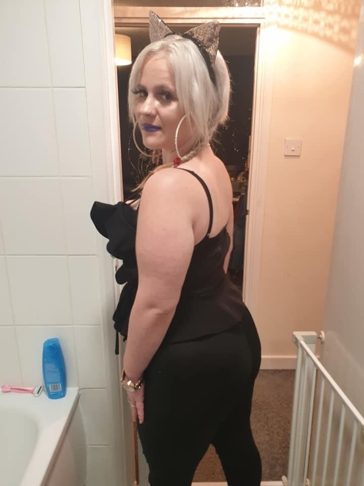 Great Yarmouth Blonde Chav, PAWG #90930961