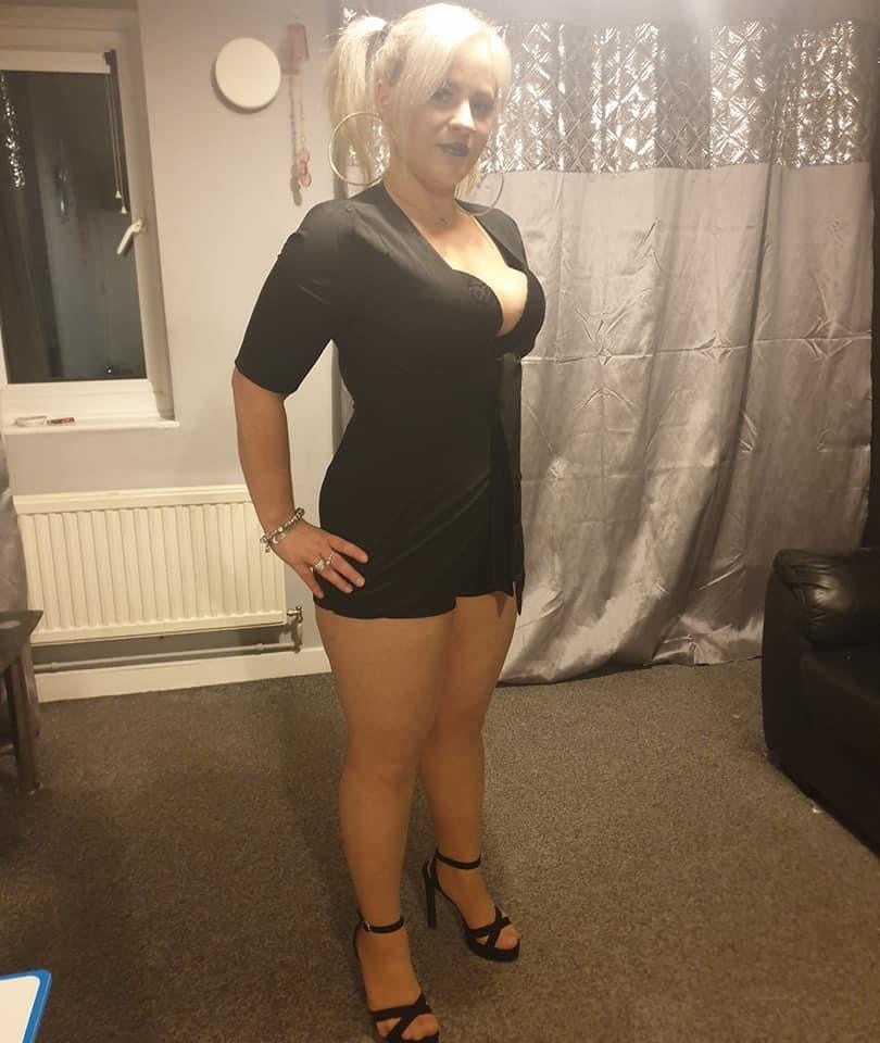 Great Yarmouth Blonde Chav, PAWG #90930969