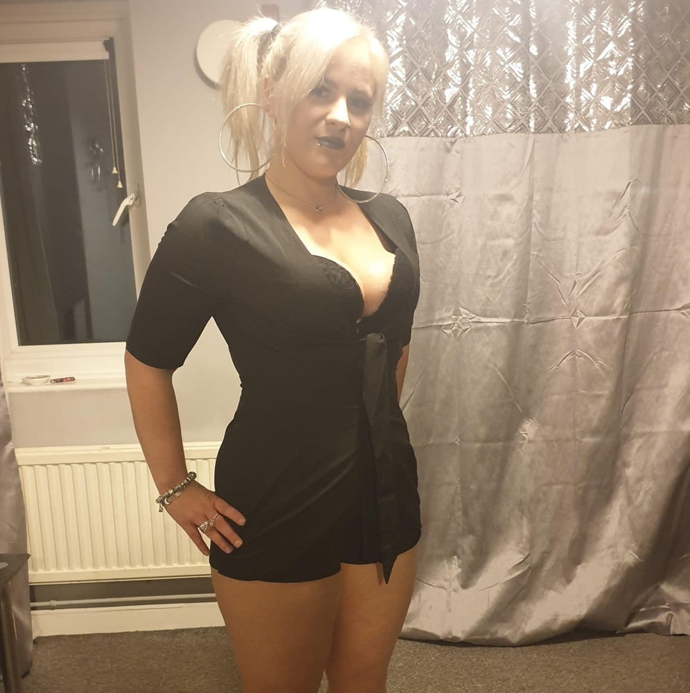 Great yarmouth blonde chav, pawg
 #90930970