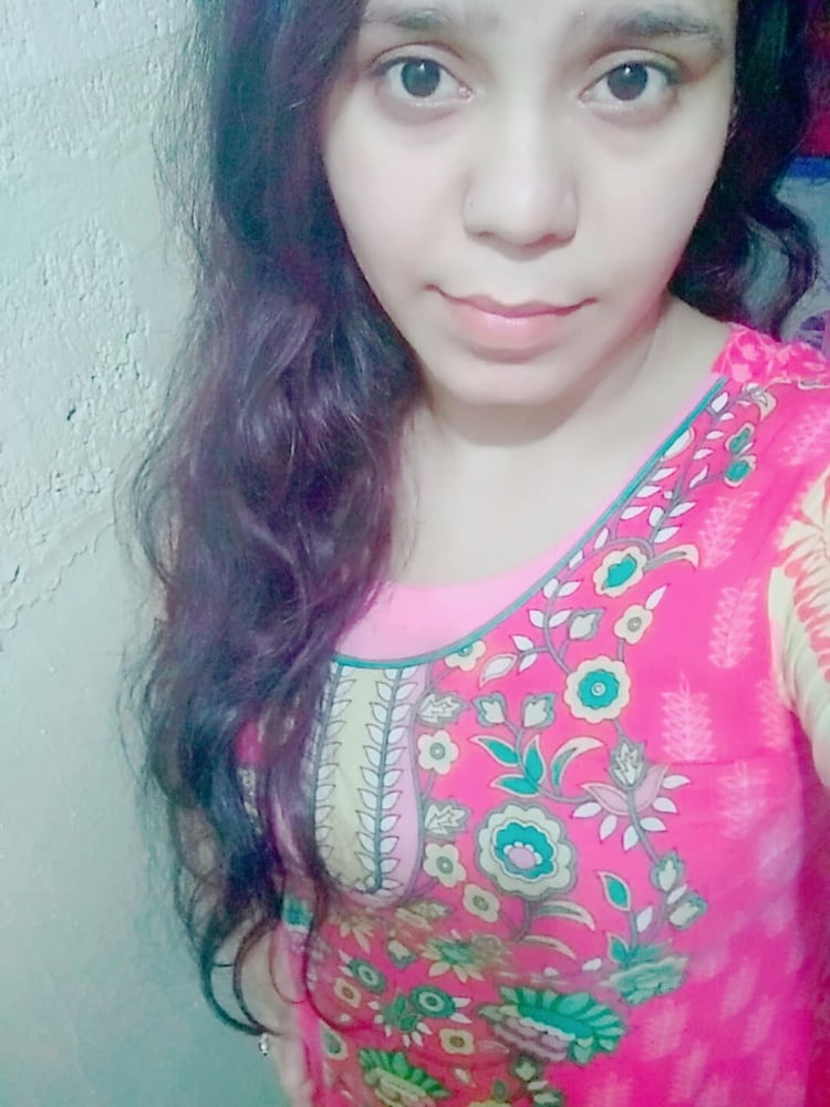 Madiha karachi belle divorse
 #91378768