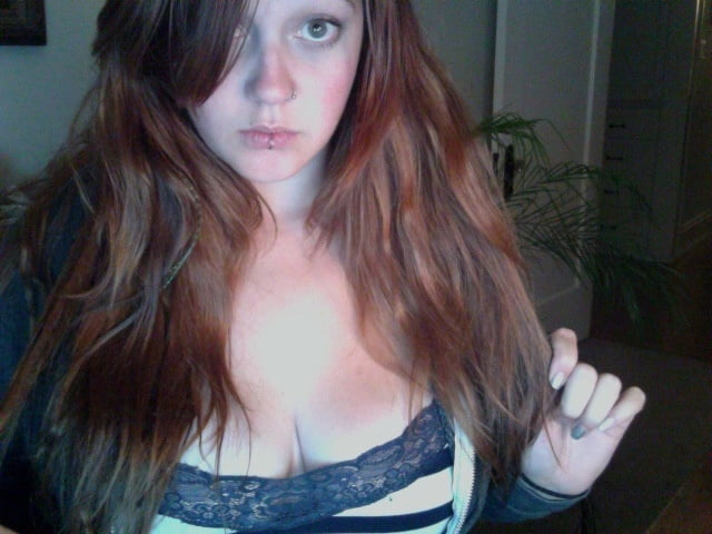 Brunette sefie webcam
 #101287868