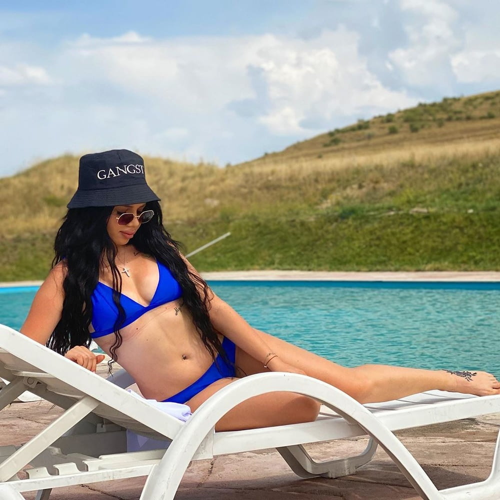 Chicas armenias 19
 #80366968