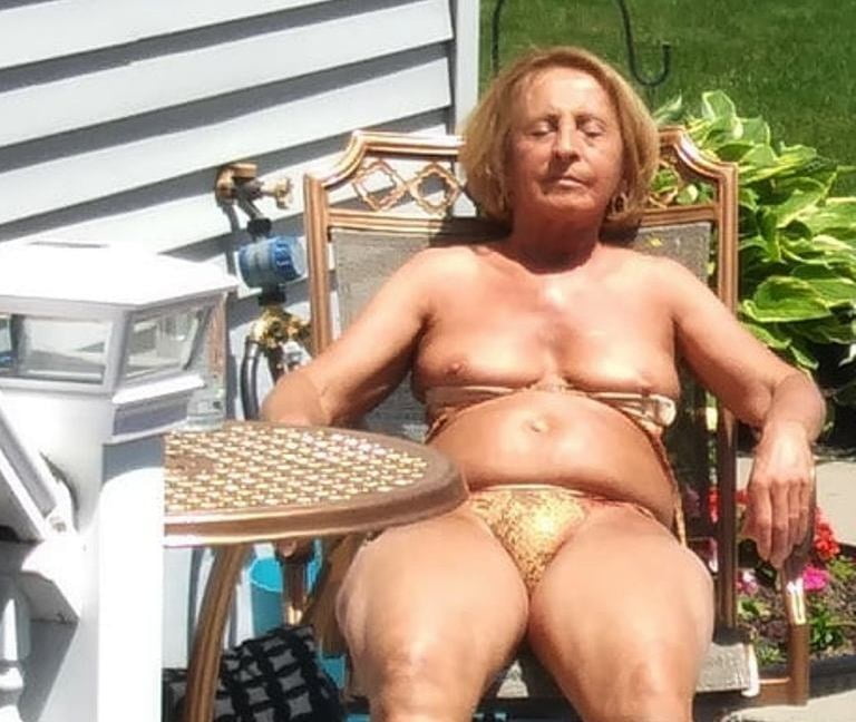 Ehefrauen von Freunden auf xhamster
 #105892454