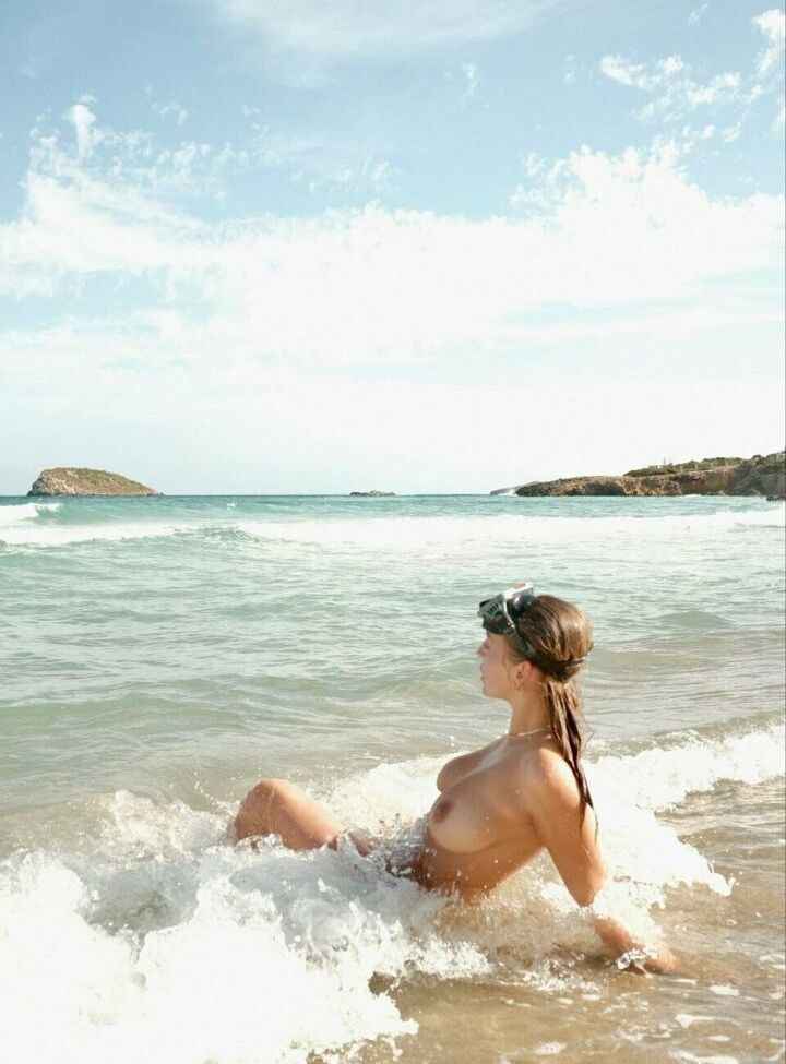 Luna Stevens desnuda #109549049