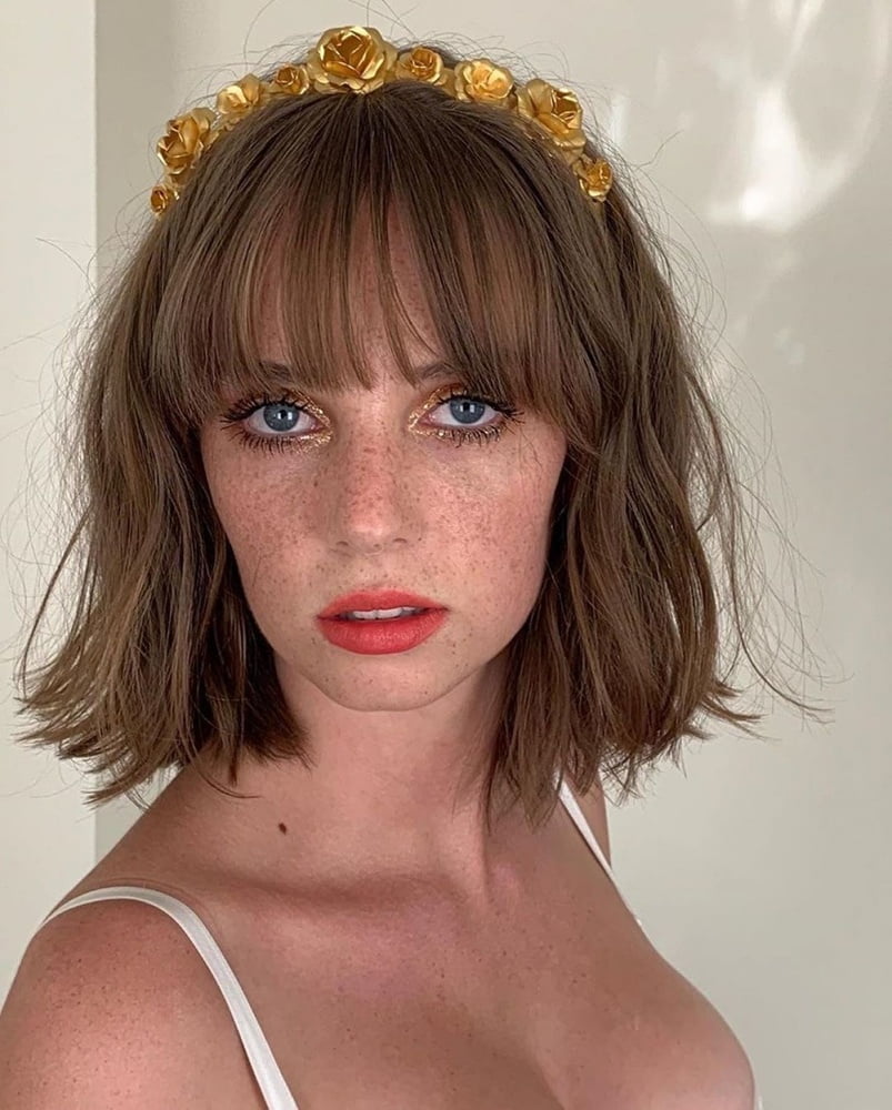 Maya hawke
 #81707737