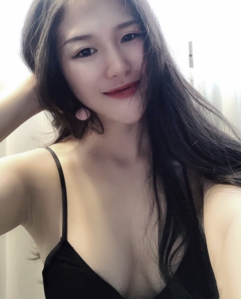 Pretty coréenne se masturbe
 #101049505