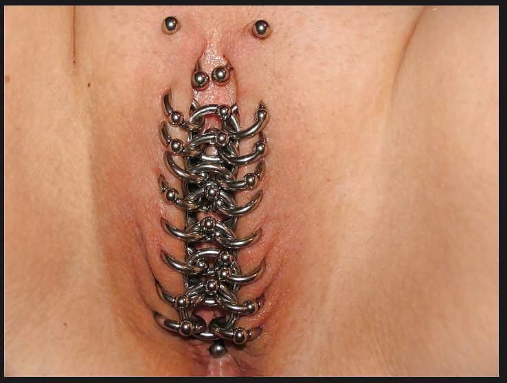 Piercing et trucs 2
 #87940367