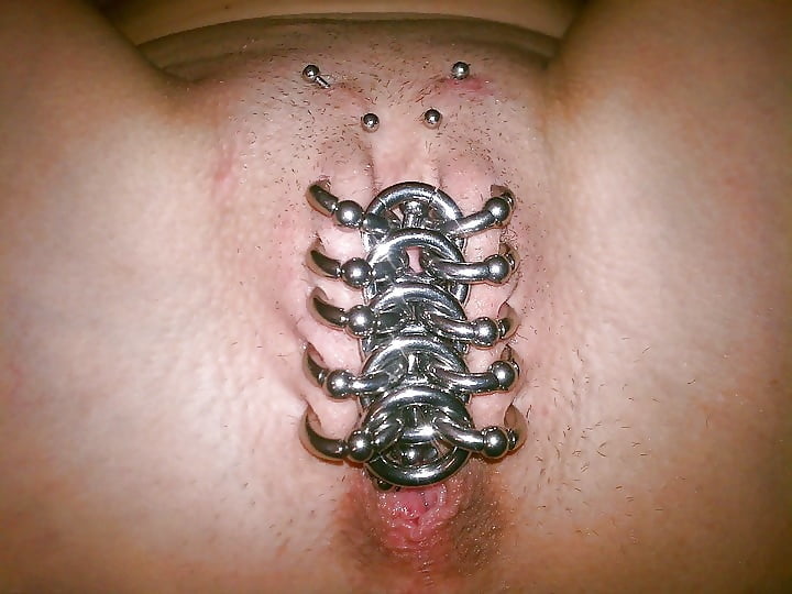 Piercing et trucs 2
 #87940381