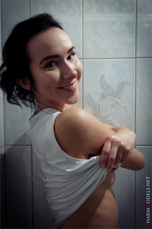 Natasha mucho aceite en la ducha
 #88840342