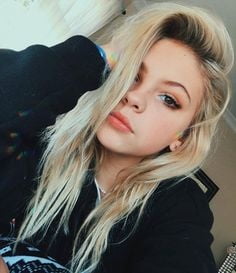 Jordyn jones
 #93210060